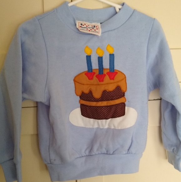 Heart's Designs Other - Vintage birthday cake sweatshirt 🎂